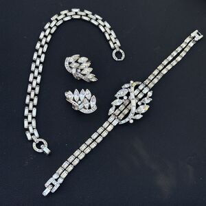 Vintage Trifari Rhinestone Set Bracelet Earrings Baguette Leaf